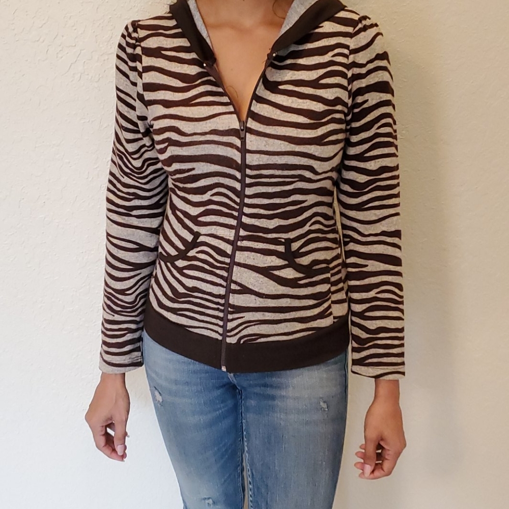 Comfy zip up top
